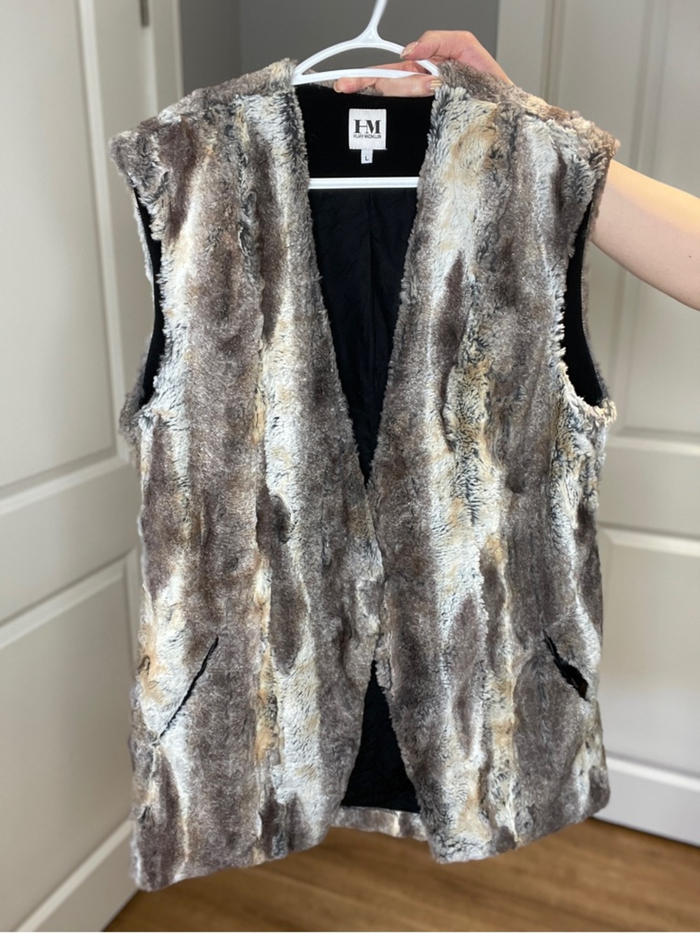 Hilary MacMillan Faux Fur Open-Front Vest - Picture 2 of 9